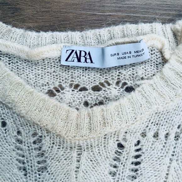 Zara Victorian light weight cream sweater - Picture 2 of 6